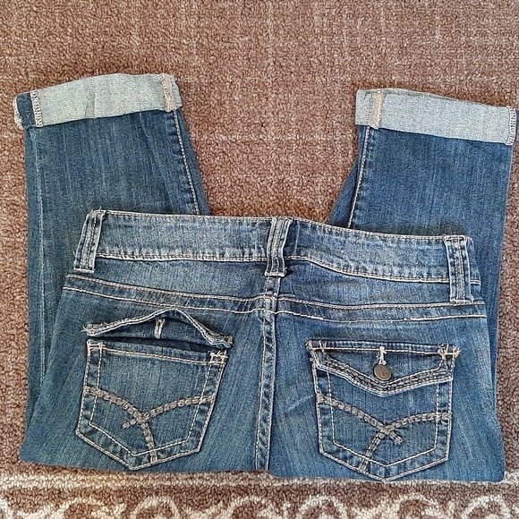 * Decree Brand Capris - Picture 2 of 3